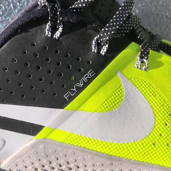 Nike Metcon 1 Volt Platinum - Picture 14 of 15